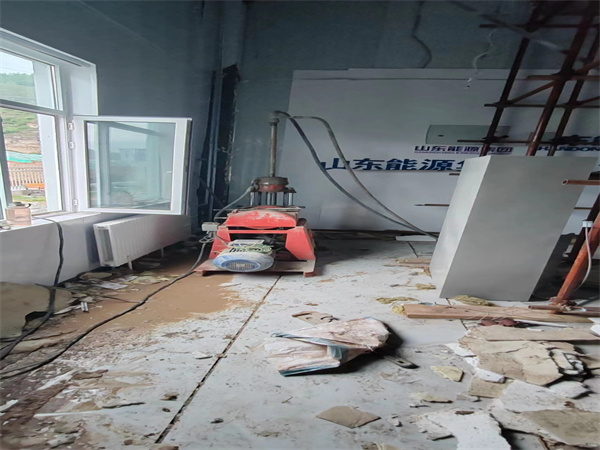 老城镇地基基础下沉墙体裂缝加固注浆顶升施工